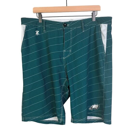 NFL Team Apparel Men Shorts Eagles Pants Lightweight Size 36 Relax Fit Sports - Picture 1 of 5